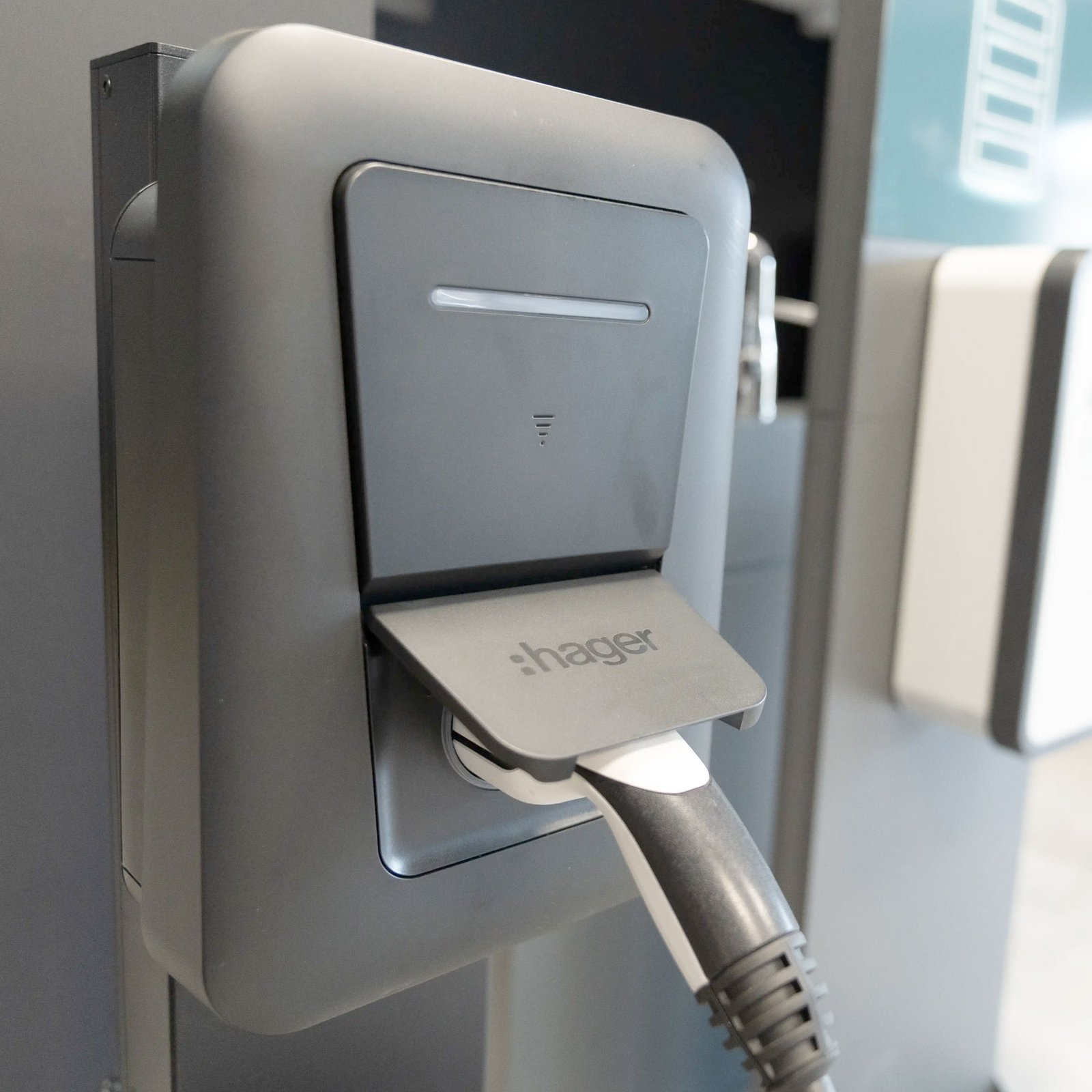 Installateur de bornes de recharge pour voitures électriques